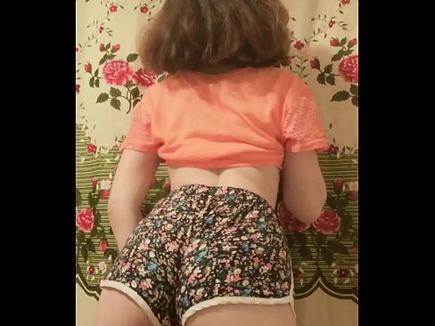 ❤️ Сексуальная юная малышка делает стриптиз снимая свои шортики на камеру ❤️ Супер порно на нашем сайте ❤